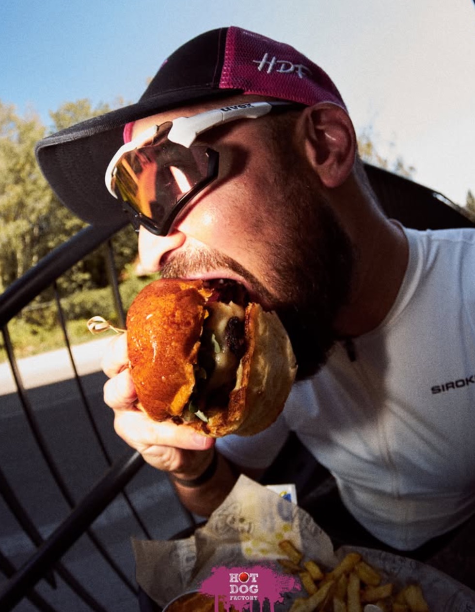 Lifestyle fotka pre Hotdogfactory - burger